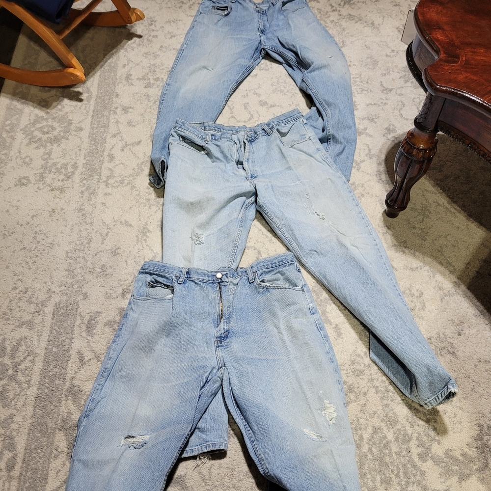 (799) Wranglers 3 Pair, Size 38x34, Blue Jean's  well used, 💙 pre-owned